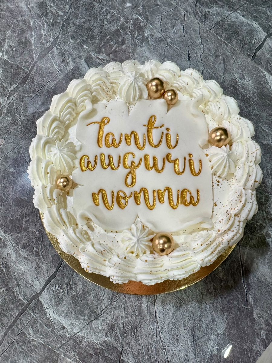 Torta Tanti auguri nonna bianca e oro